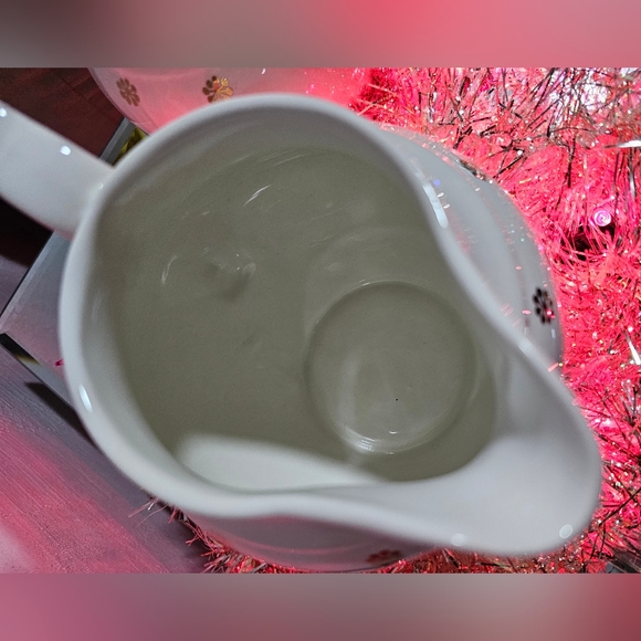 2PC Set Vintage Hall White Pitchers w/Gold Snowflakes Starburst Pattern - Picture 8 of 10